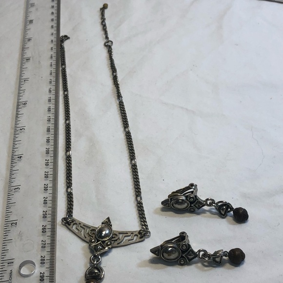 Vintage Necklace with Clip on Earrings Silver Tone - Picture 13 of 15